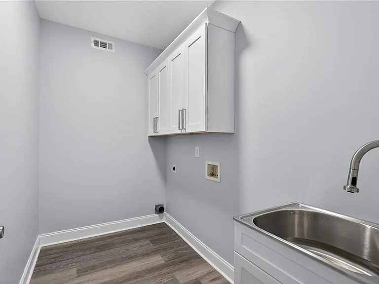 1226 Bloomsbury Ln — Photo 15