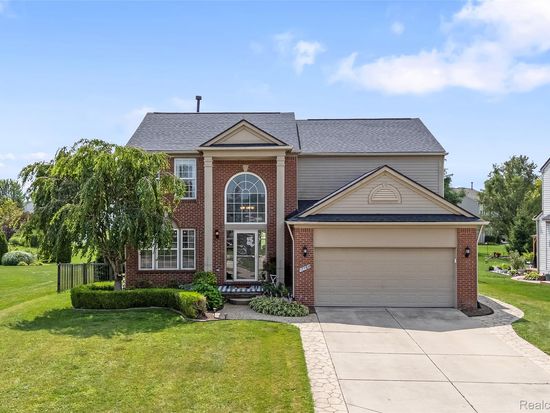 17736 Troon Trl, Macomb, MI 48042