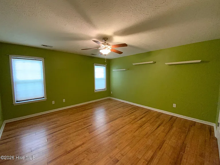 329 Rose Bud Ln — Photo 7