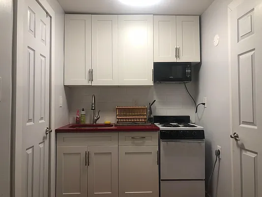 Rented by Realty 2000 Corp | media 1