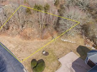 17 N Bottom Ridge Rd, Westerly, RI 02891
