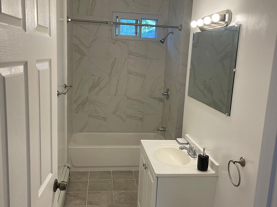 1st image of 77 Harriet St #3