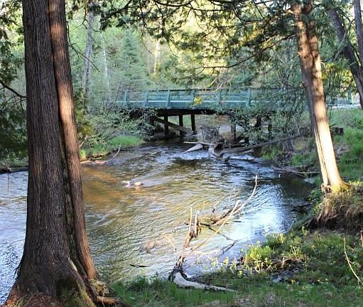 5th image of Creekview Dr