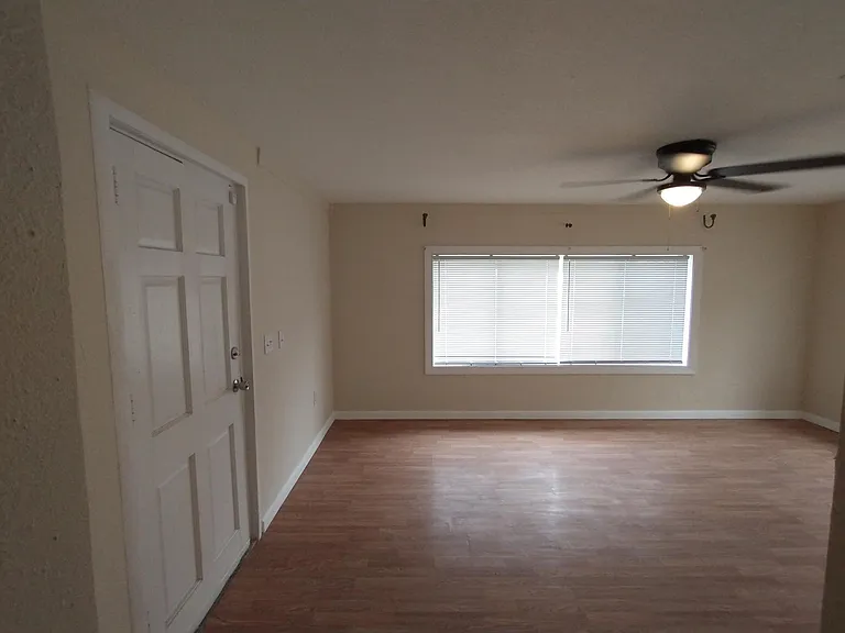 1001 Santa Barbara Dr — Photo 6