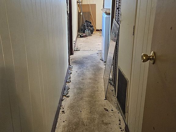 5th image of 1246 Granby Rd #66