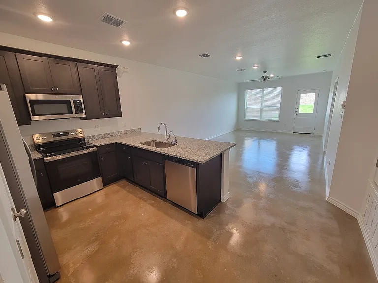 3807 American Elm Dr — Photo 19