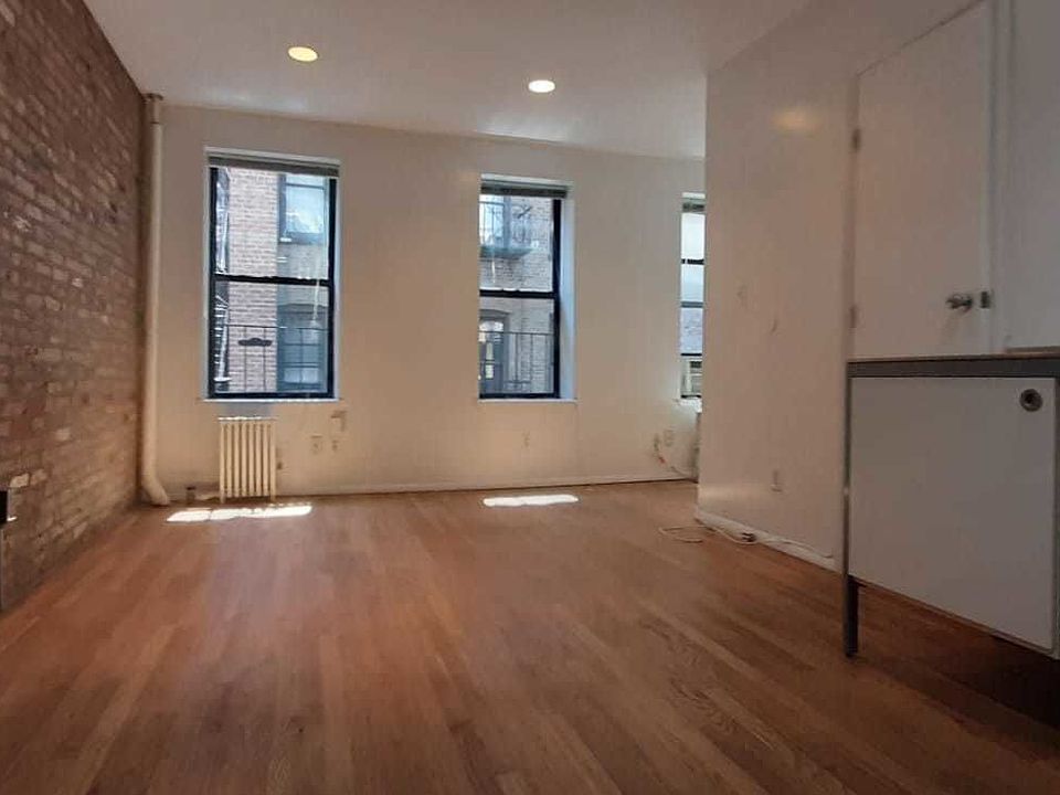 1st image of 50 Macdougal St APT 4