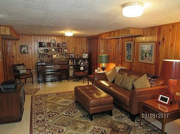 4th image of 2414 Milford Dr