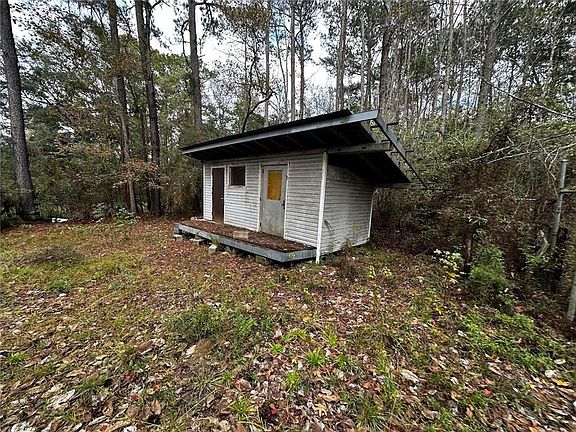 4th image of 61088 N Mill Rd