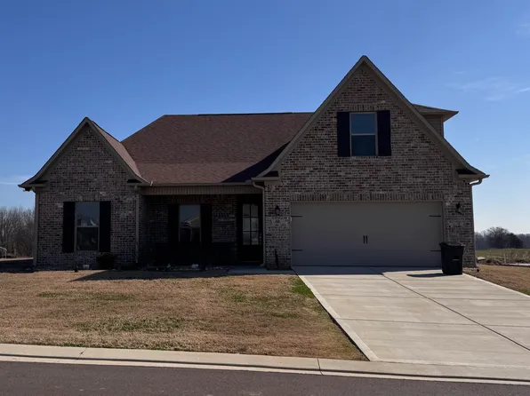 60 Kensington Way, Dyersburg, TN 38024