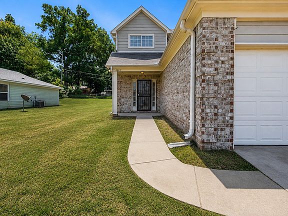 3rd image of 4001 Wesley Forest Pl