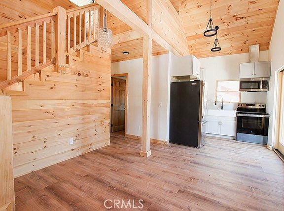 3rd image of 33149 Holcomb Creek Dr