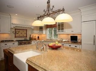 515 Split Rock Rd, Syosset, NY 11791