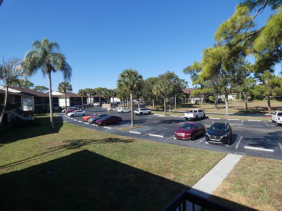 4th image of 6495 SE Chasewood Drive #E