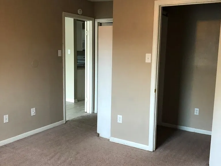 1713 Jasper Ave — Photo 8