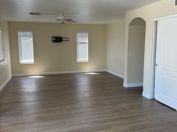 5th image of 2519 W White Feather Ln
