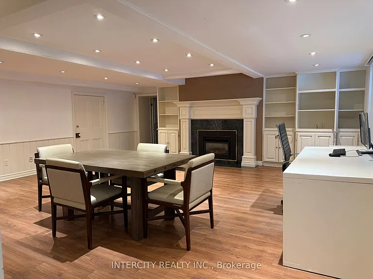 117 Clarence St #LOWER — Photo 11