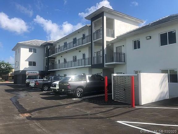 4th image of 4260 Palm Ave #103
