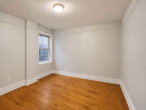 4th image of 328 Summit Ave #1C
