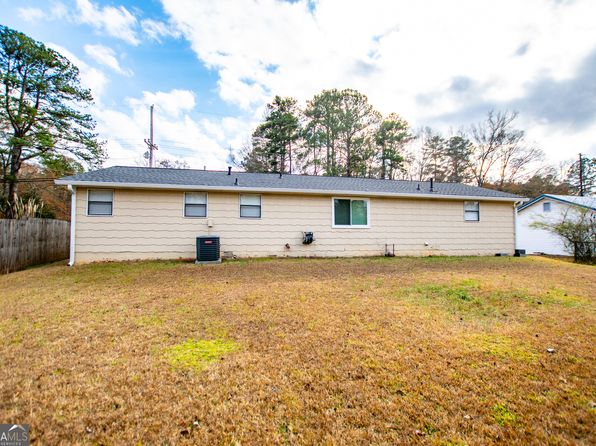 1352 Stewart St, Carrollton, GA 30117