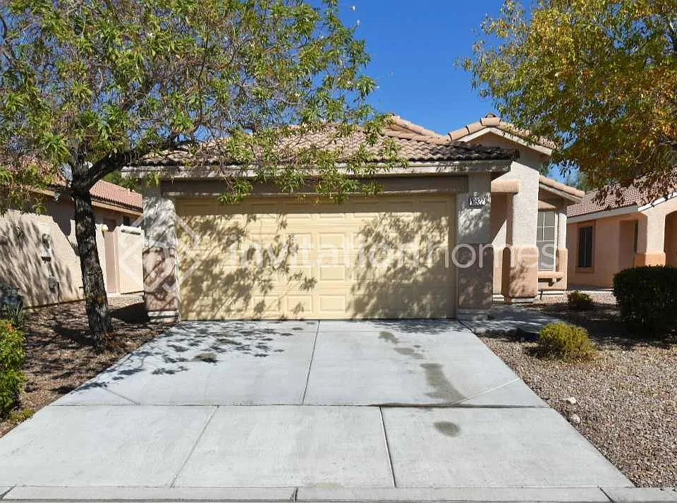 10922 Coppola St