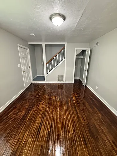 30 Hilltop Rd #1R Photo 1