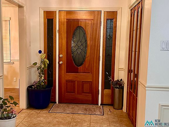 4th image of 811 Monterrey Dr