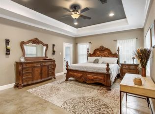 806 Garrett Dr, Magnolia, TX 77354