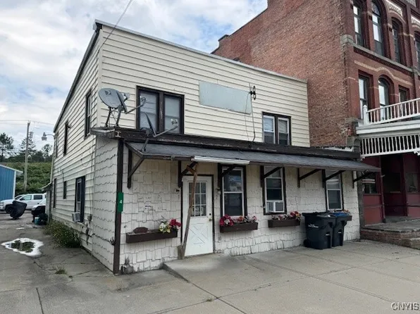4 Cortland St, Marathon, NY 13803