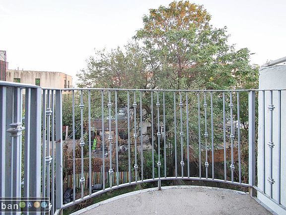 4th image of 148 Jefferson St APT 1