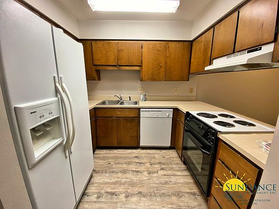 5th image of 62 4th Ave Unit 8