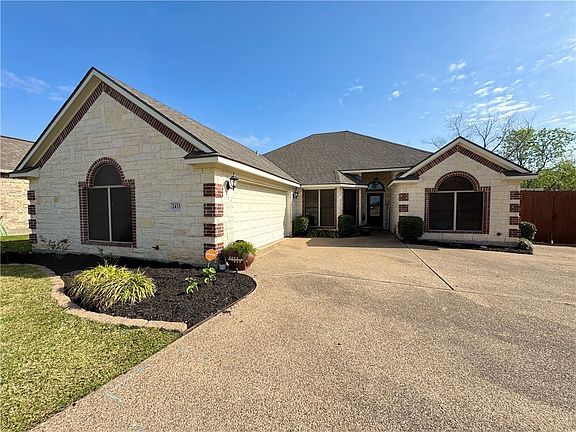 2nd image of 2433 Newark Cir