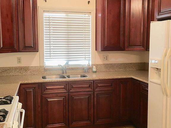 2nd image of 1184 N Lyman Ave #2