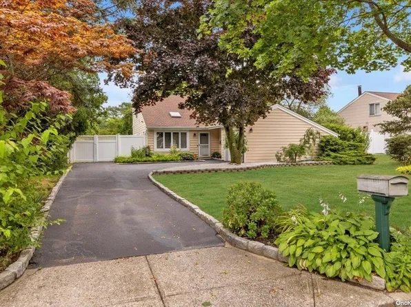 37 Rustic Avenue, Medford, NY 11763
