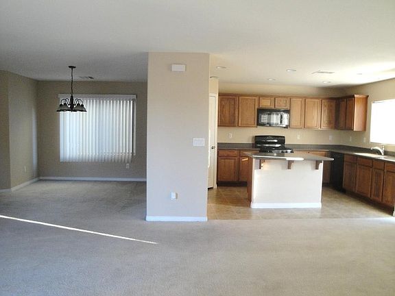 5th image of 10625 Mann St