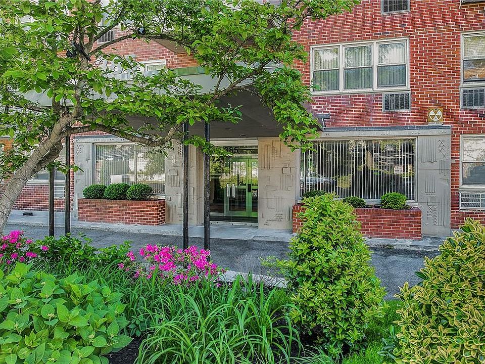 1st image of 385 McLean Avenue #2D