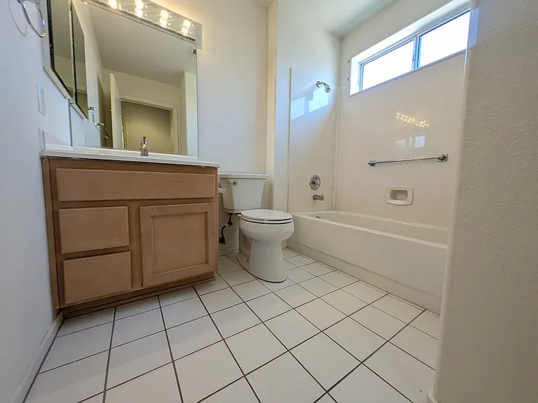 10113 Crescent Creek Dr — Photo 24