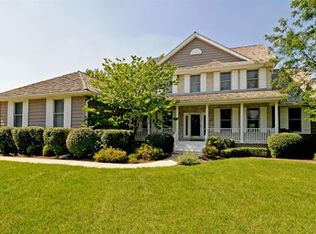 18037 W Pond Ridge Cir, Gurnee, IL 60031