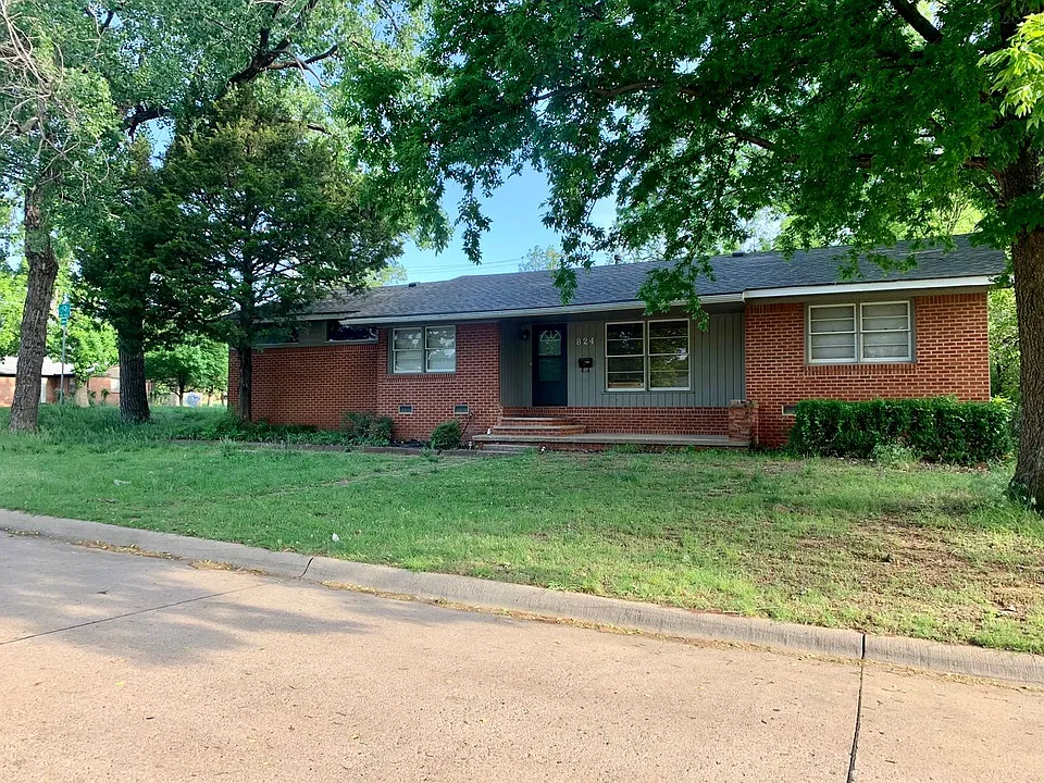 824 W Brooke Ave