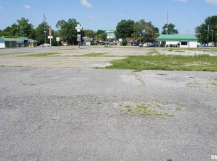 911 E 5th St, Metropolis, IL 62960