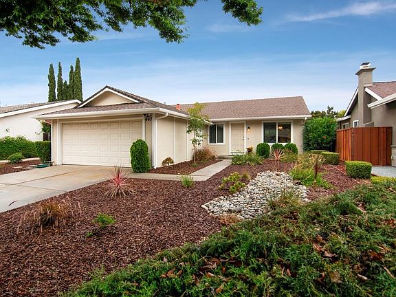 3rd image of 447 Curie Dr