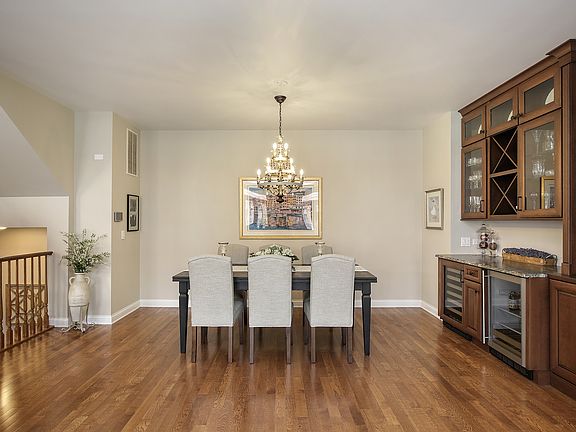 5th image of 2732 Valor Dr