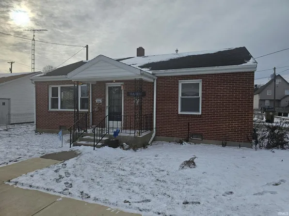 330 S Wall St, Winchester, IN 47394
