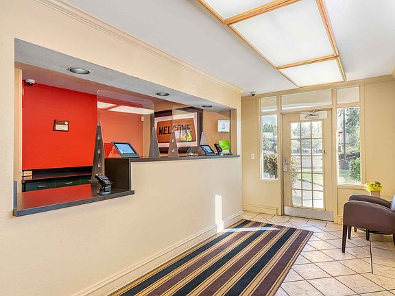 Lobby and Guest Check-in