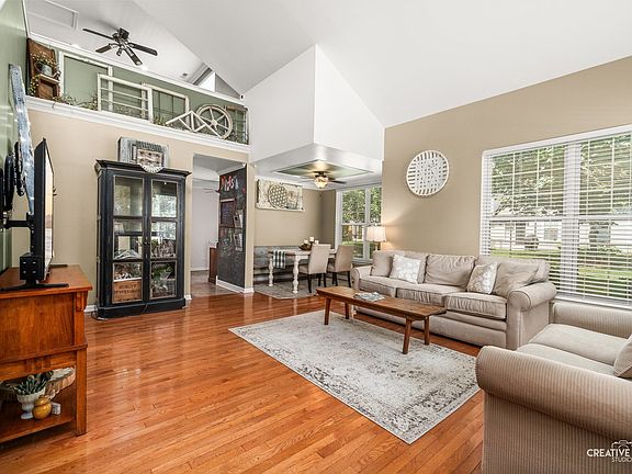 3rd image of 361 Capitol Dr Unit D