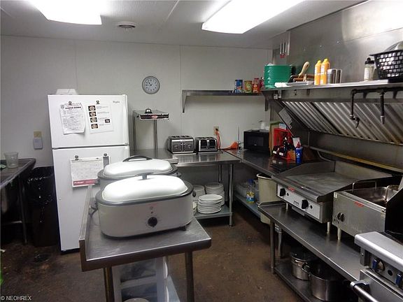 4th image of 315 W 10th St