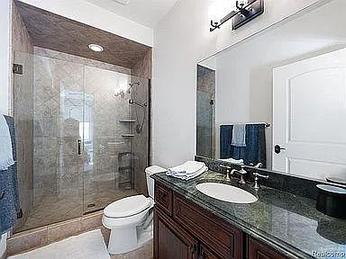 202 Walnut Blvd — Photo 15