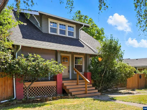 3160 D St NE, Salem, OR 97301