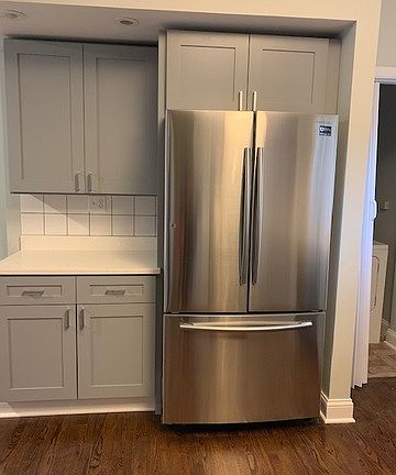 4th image of 4809 N Rockwell St #1