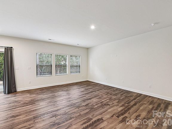 5th image of 8522 Caruthers Dr
